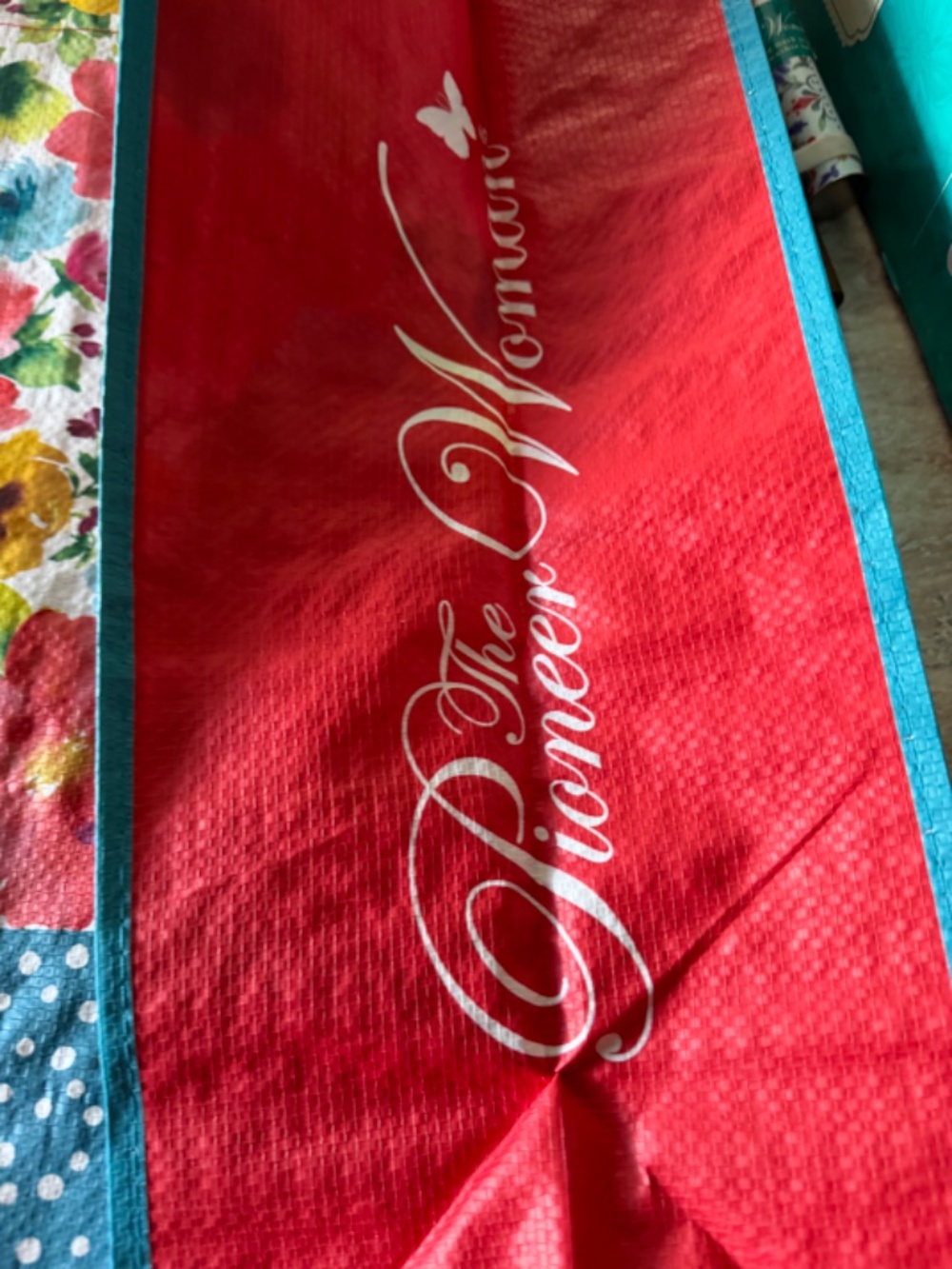 The Pioneer Woman Mazie Collection Bundle | New Kitchen Gift Set - Picture 10 of 11